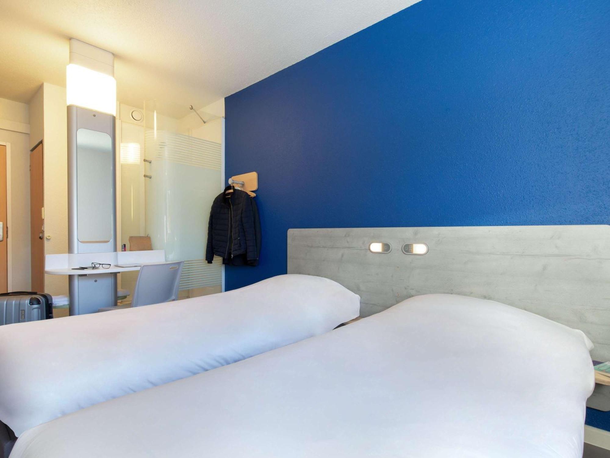 Ibis Budget Saint-Maximin Bagian luar foto
