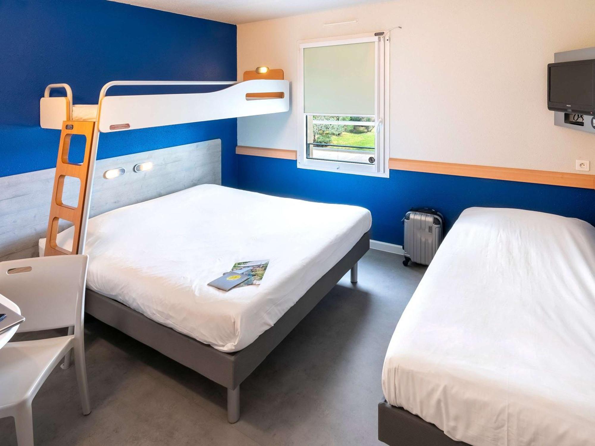 Ibis Budget Saint-Maximin Bagian luar foto