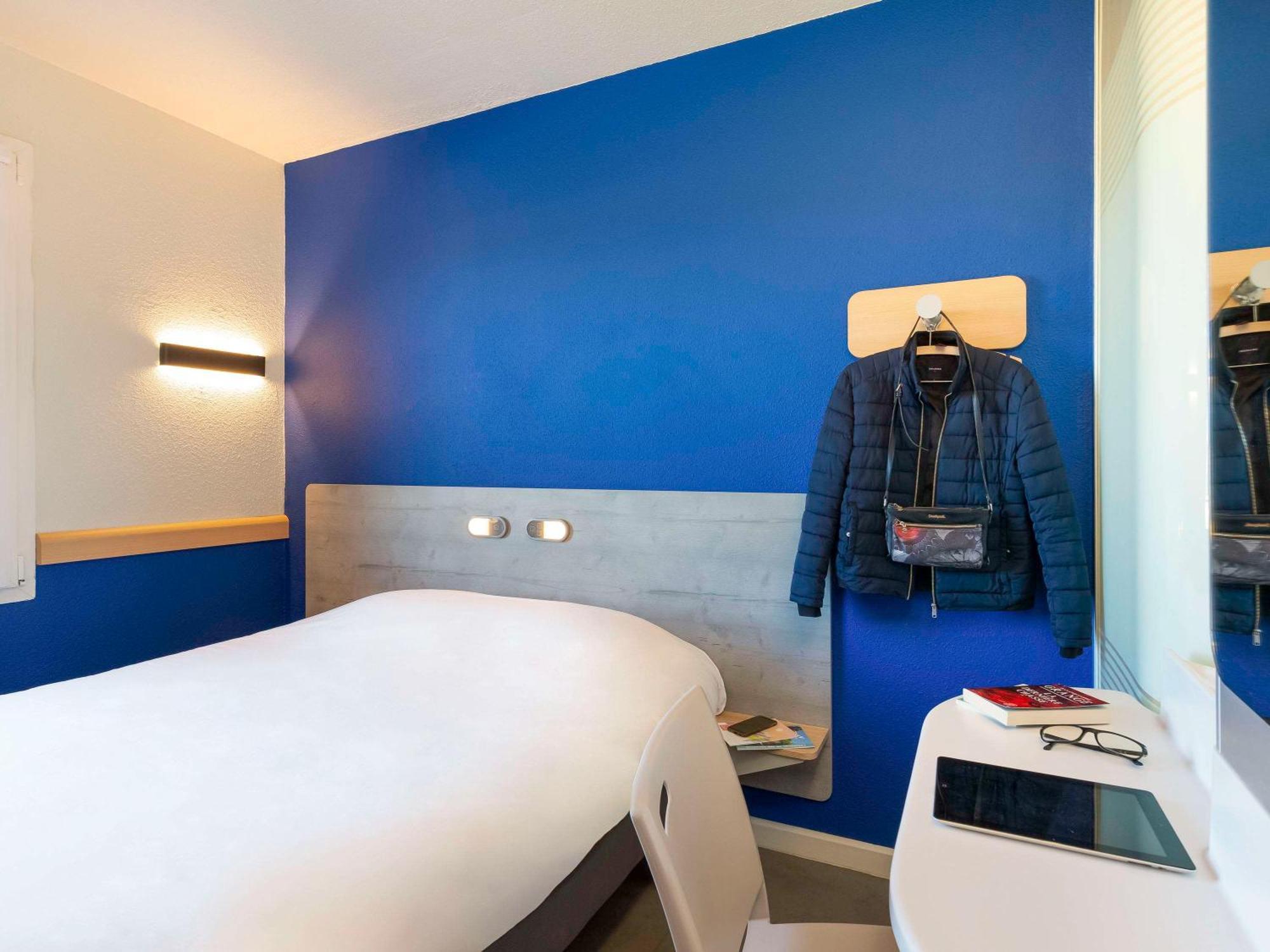 Ibis Budget Saint-Maximin Bagian luar foto