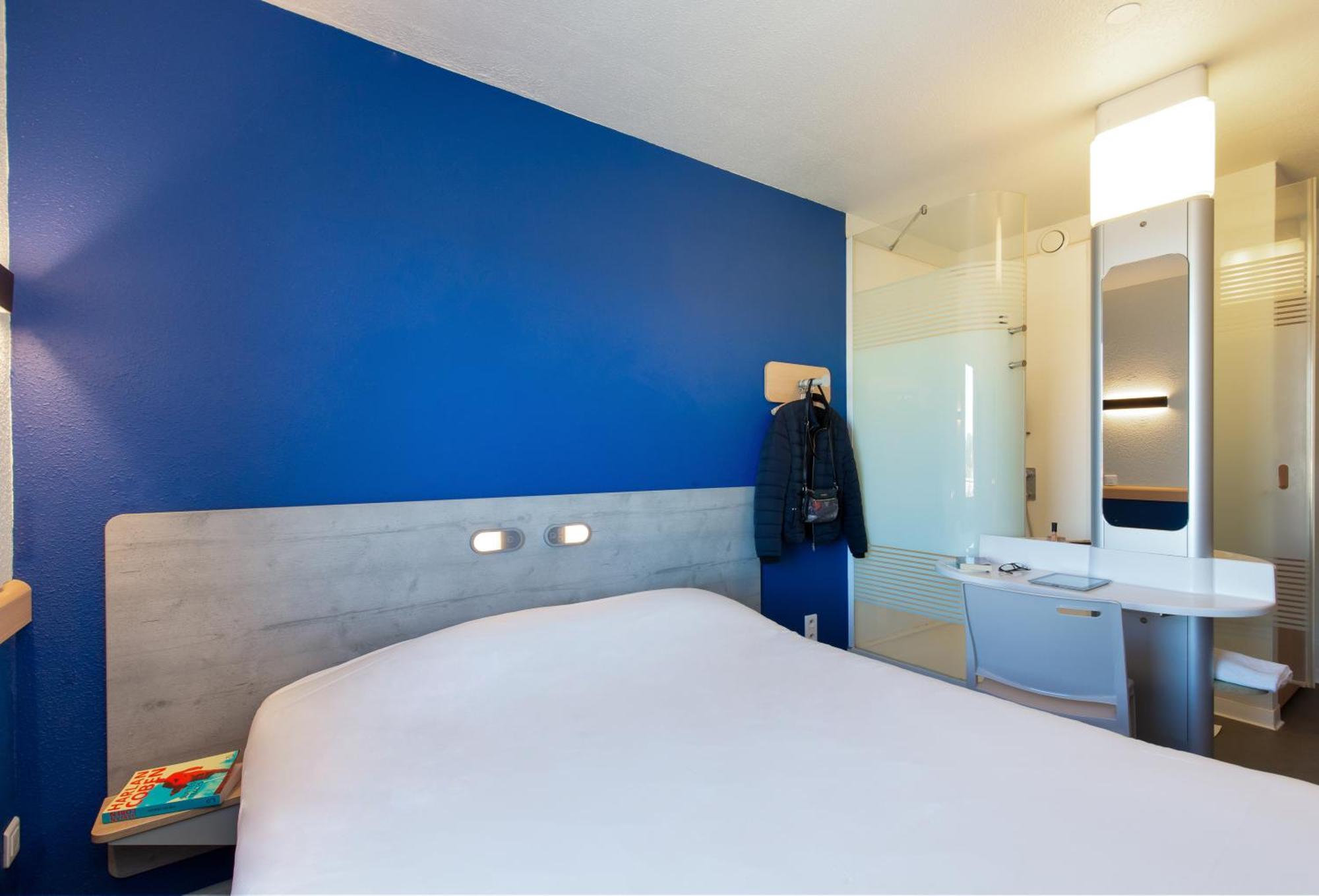 Ibis Budget Saint-Maximin Bagian luar foto