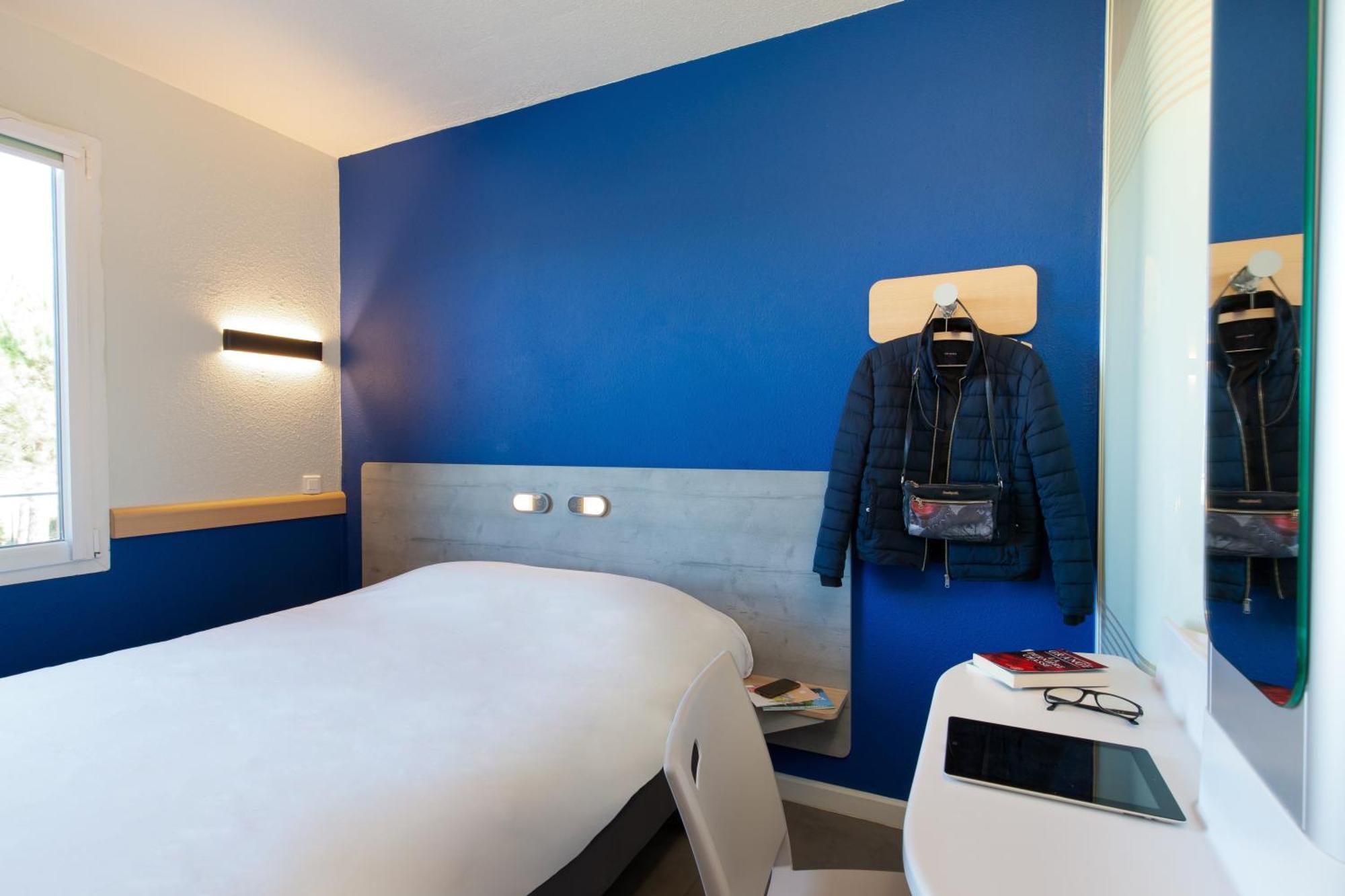 Ibis Budget Saint-Maximin Bagian luar foto