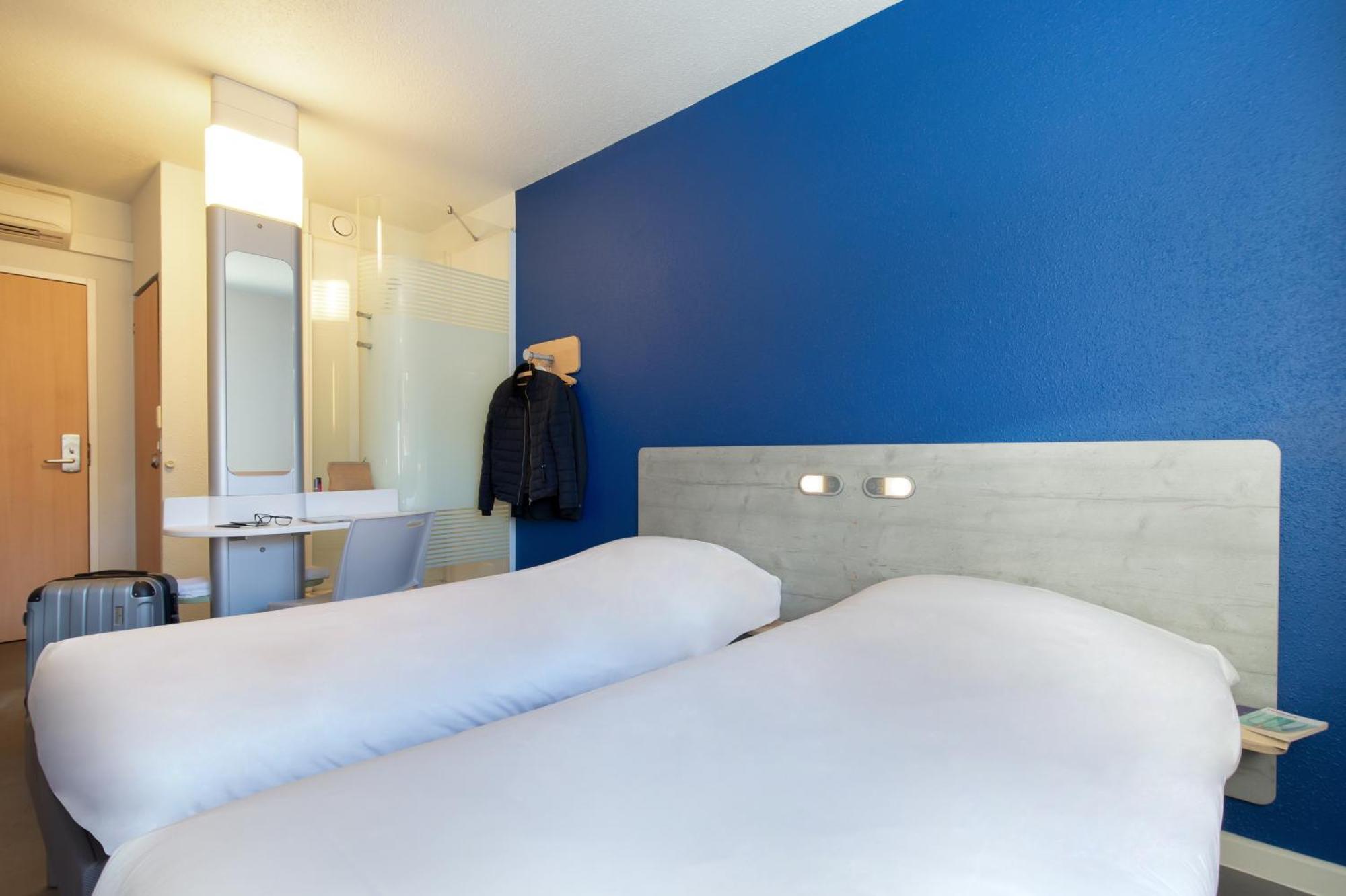 Ibis Budget Saint-Maximin Bagian luar foto