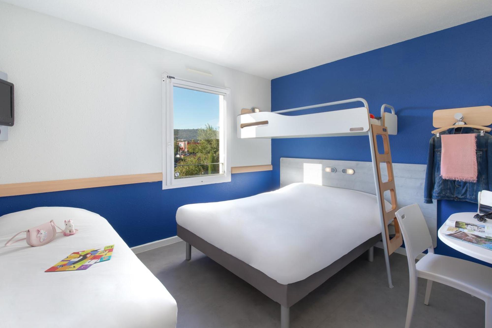 Ibis Budget Saint-Maximin Bagian luar foto