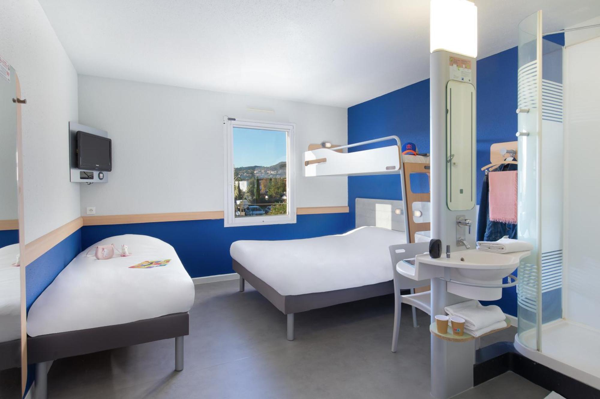 Ibis Budget Saint-Maximin Bagian luar foto