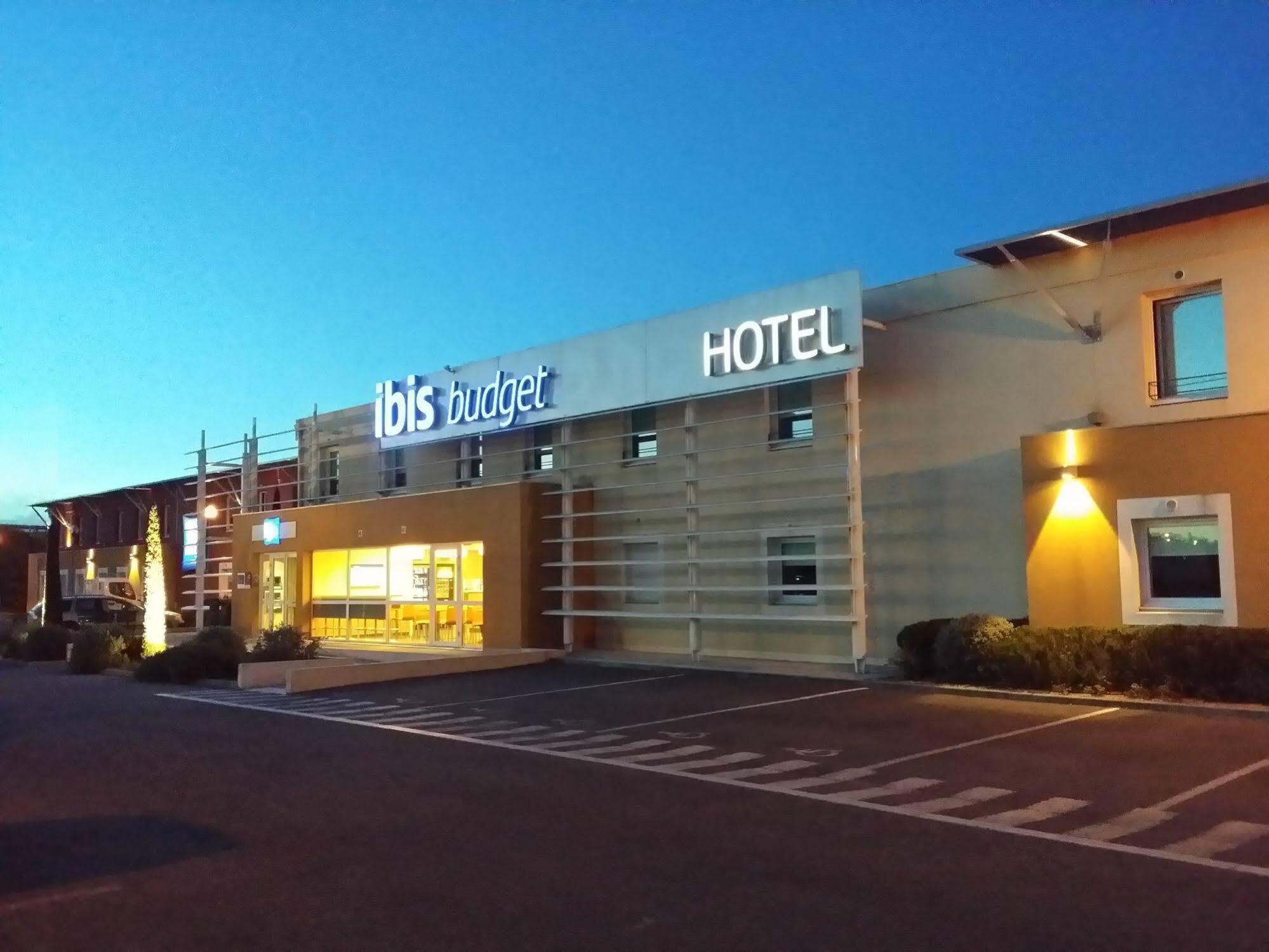 Ibis Budget Saint-Maximin Bagian luar foto